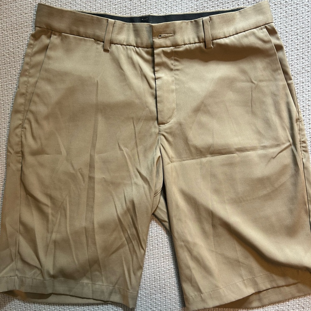 EUC Size 30 Nike Tan Flat Front Shorts Smart Golf Shorts Khaki